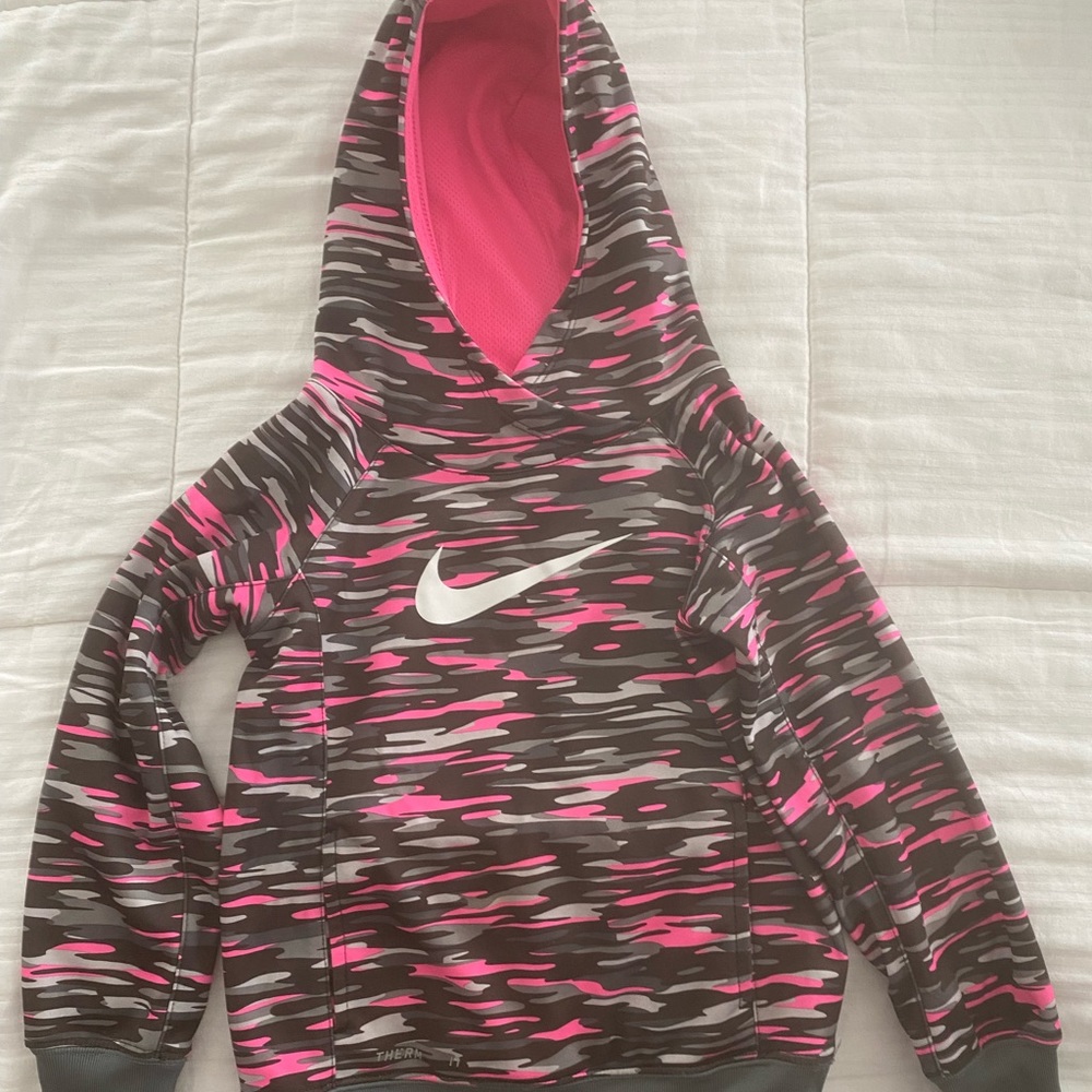 Girls Nike Dri Fit sweatshirt